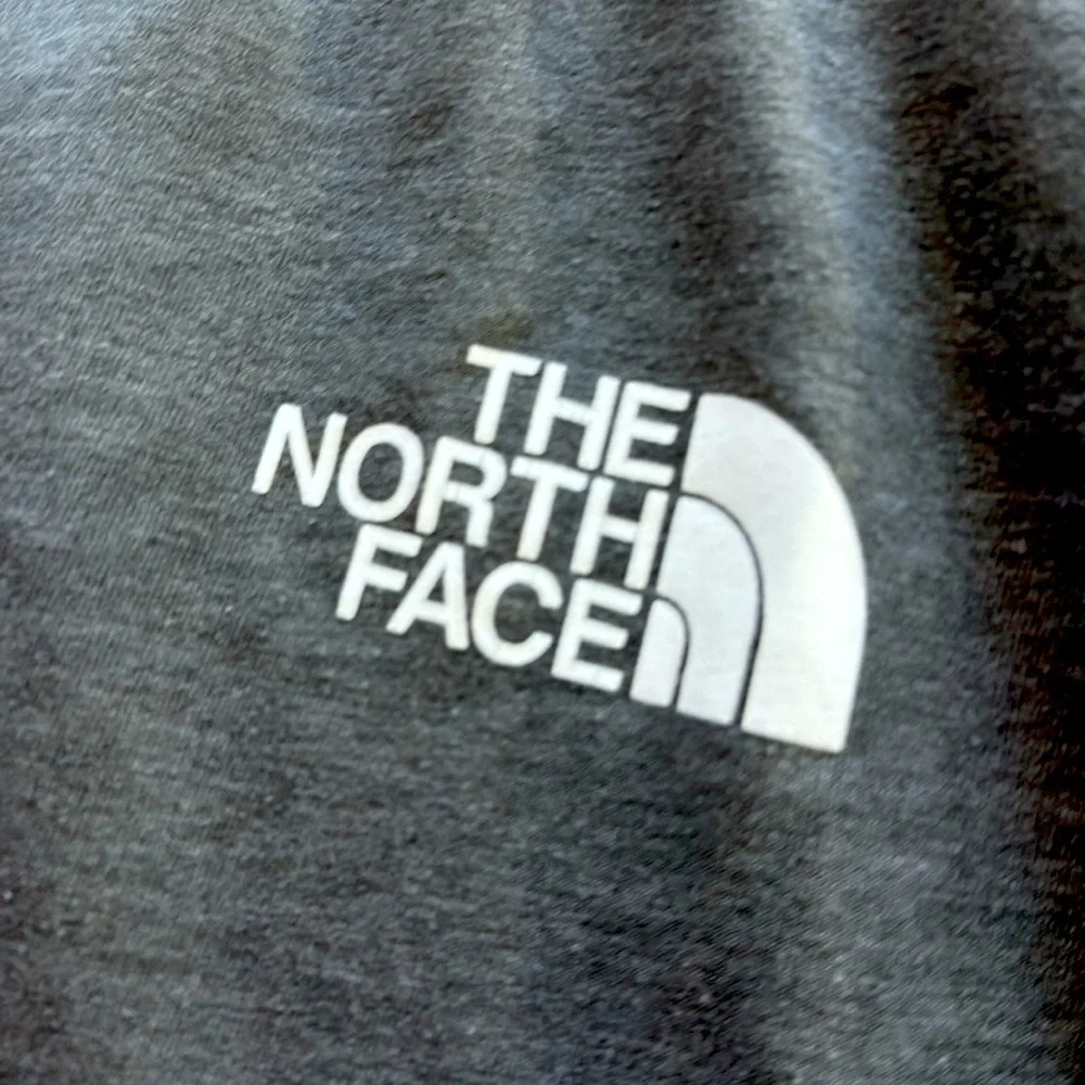 The‎ North Face Men's Charcoal Long Sleeve Tee
